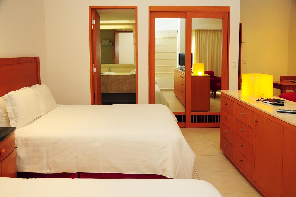 Ambiance Suites Cancun Phòng bức ảnh